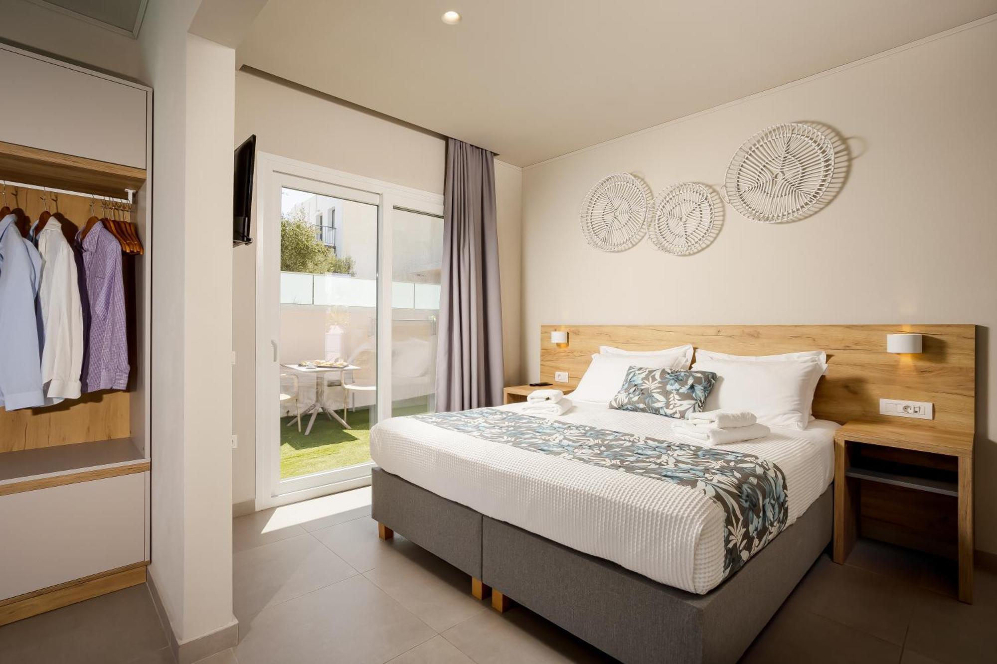 Sarpidon Suites Agia Marina Exterior foto